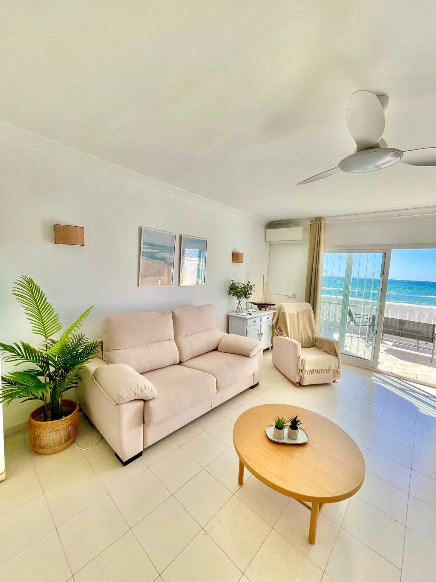 Apartamento Frontal Al Mar - Torrox Costa Exterior photo